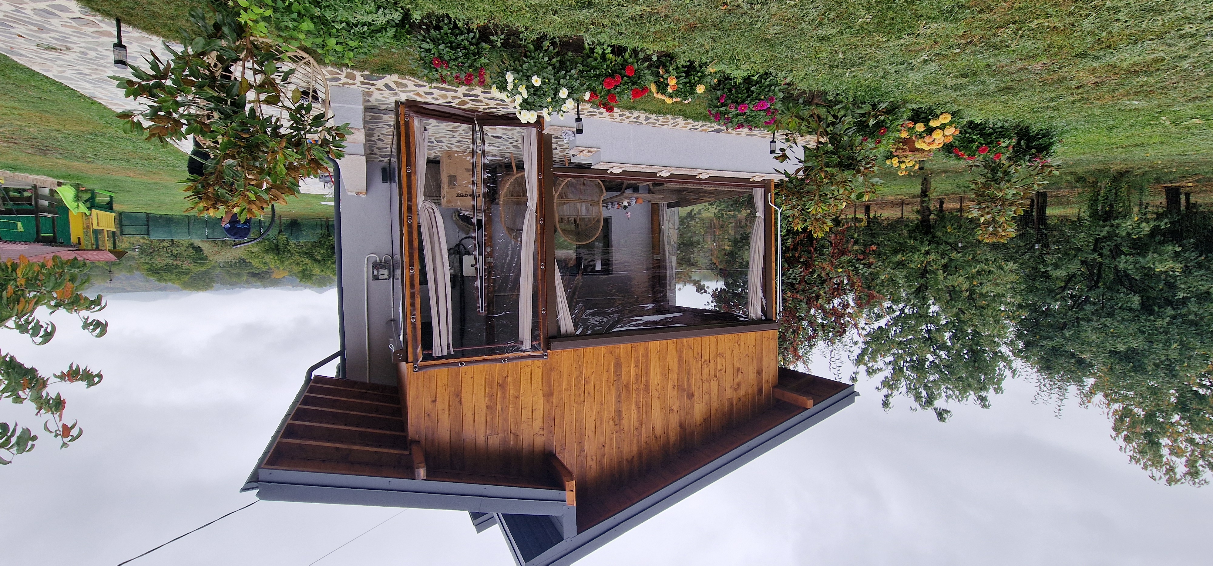 Folie Transparentă cu Capse și Bride